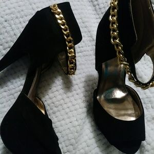 High heel shoes size 9